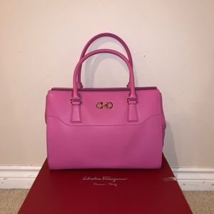 brand new pink ferragamo handbag
